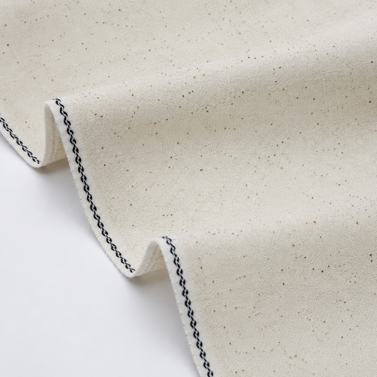 Kinari stitched edge detail